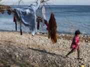 Число погибших близ острова Лампедуза мигрантов возросло до семи человек