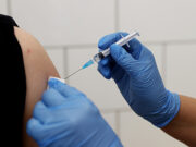 Россиянка сделала прививку от коронавируса и выиграла квартиру