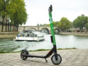 В Париже пригрозили убрать электросамокаты с улиц из-за гибели женщины