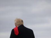 Уклонение от уплаты налогов и хищения: компанию Трампа обвинили в ряде преступлений