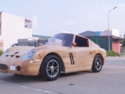 Вьетнамские умельцы изготовили классическую Ferrari из дерева. Видео