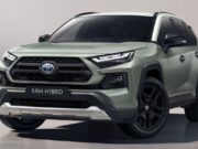 Toyota показала обновленный RAV4