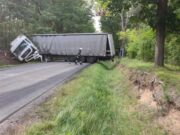 Украинцы погибли в жутком ДТП с грузовиком в Польше (фото)