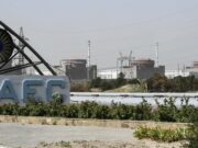 Эксперты МАГАТЭ слышали взрывы и видели дым недалеко от ЗАЭС