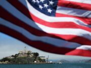 Почтовые службы Европы приостанавливают отправку посылок в США, пишет Axios